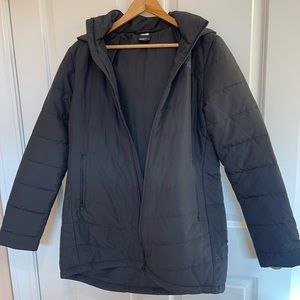 Womans Large Northface puffer coat with hood.